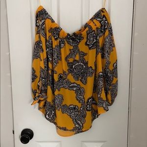 Off the shoulder express blouse